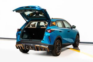 gac-gs3-emzoom-r-style-2025-blue-boot-open