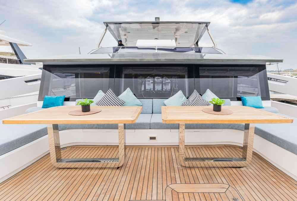infinity-sky-walker-60ft-bow-area