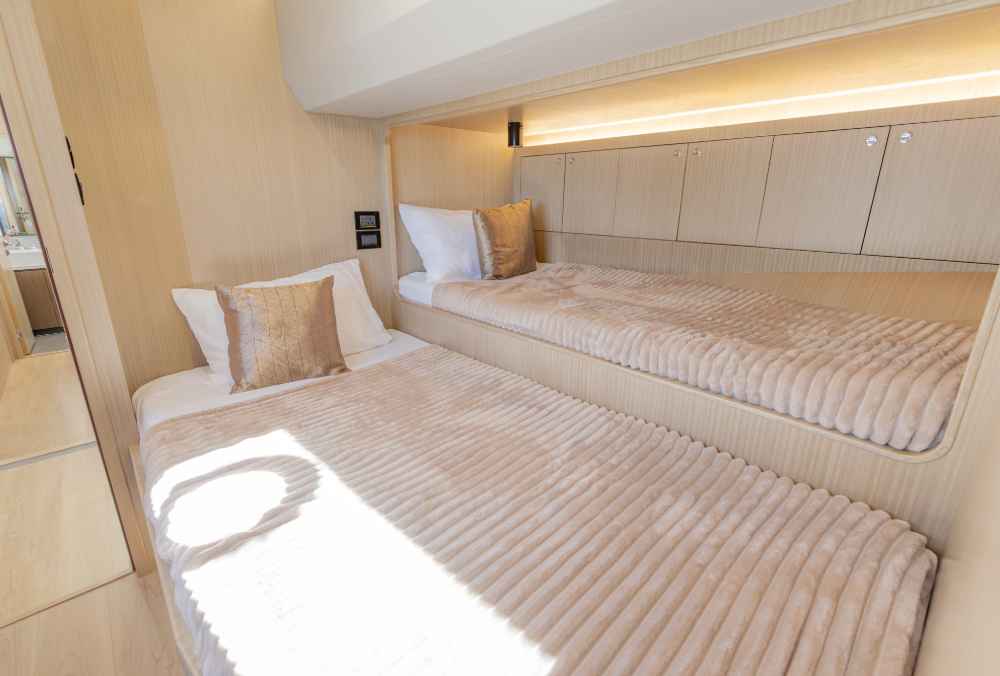 infinity-sky-walker-60ft-vip-guest-room