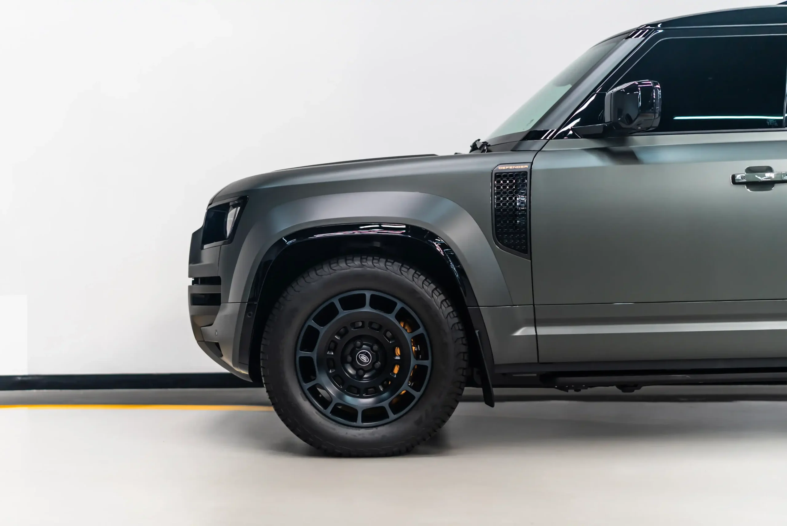 land-rover-defender-octa-alloy-wheel-design