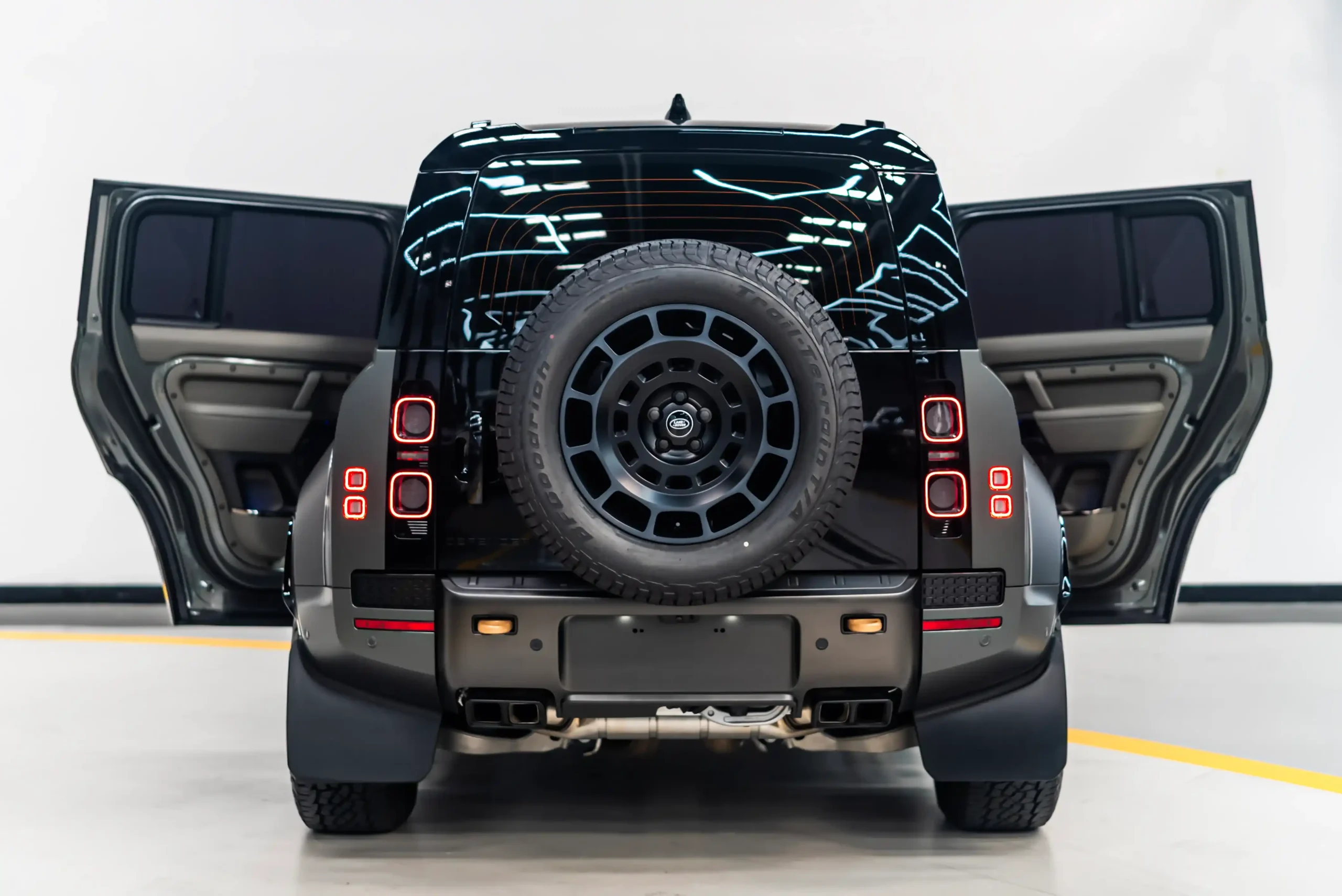 land-rover-defender-octa-rear-side-angle-shot 2