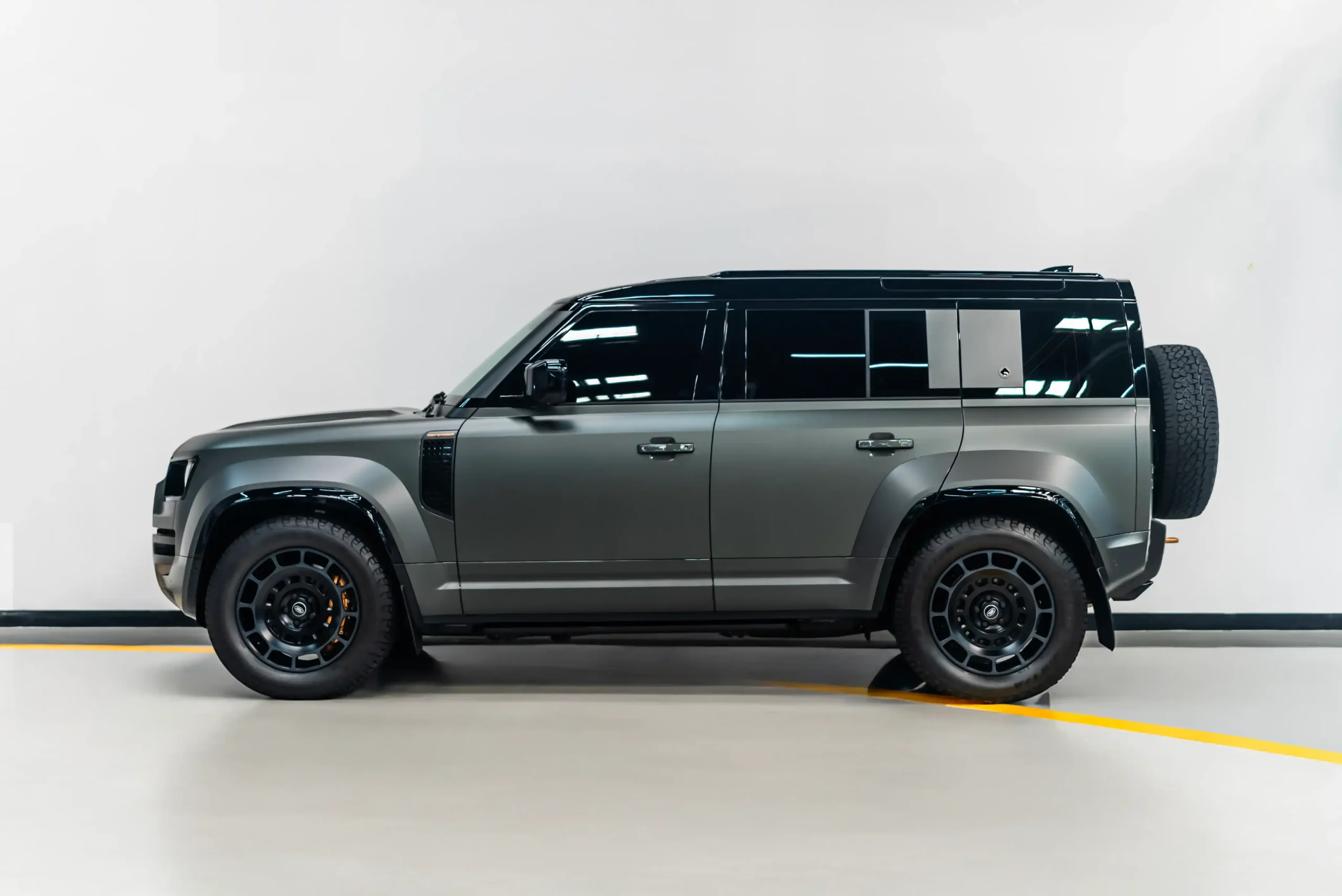land-rover-defender-octa-side-profile-shot