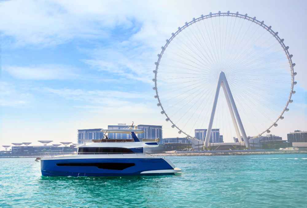 taka-sky-walker-62ft-luxury-yacht-exterior