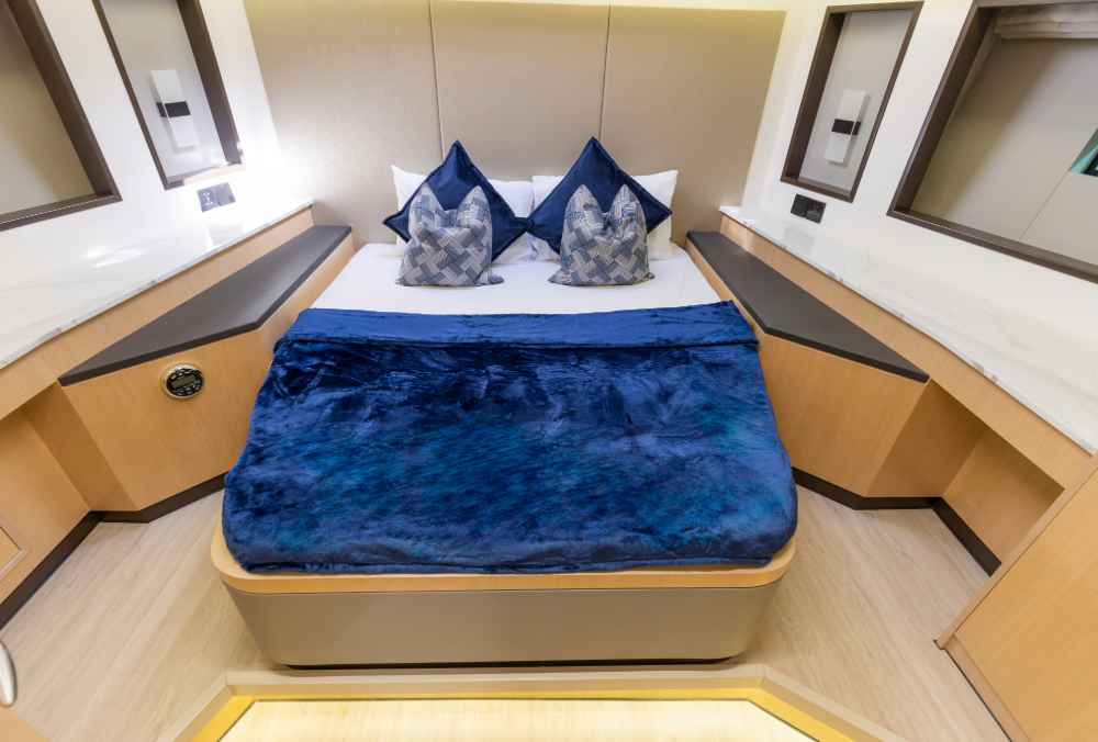 taka-sky-walker-62ft-master-bedroom-suite