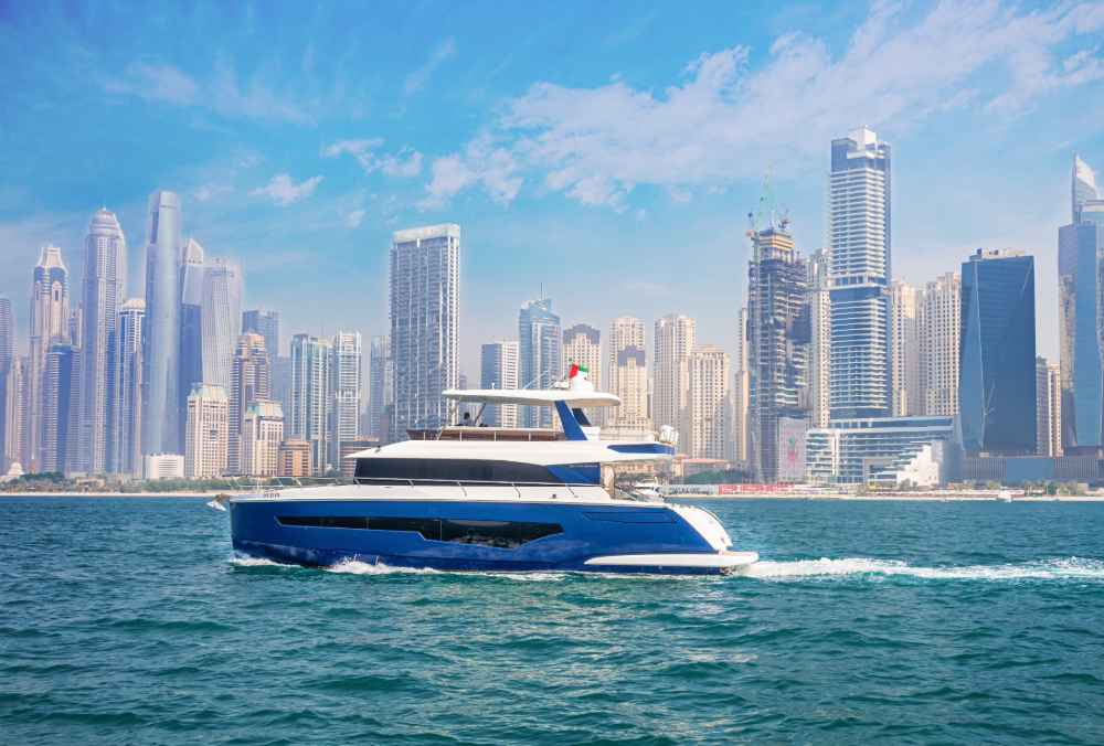 taka-sky-walker-62ft-superyacht-side-profile