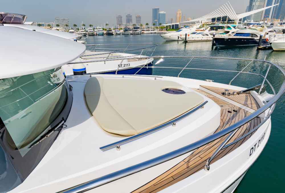 taka-sky-walker-62ft-yacht-aft-deck-lounge