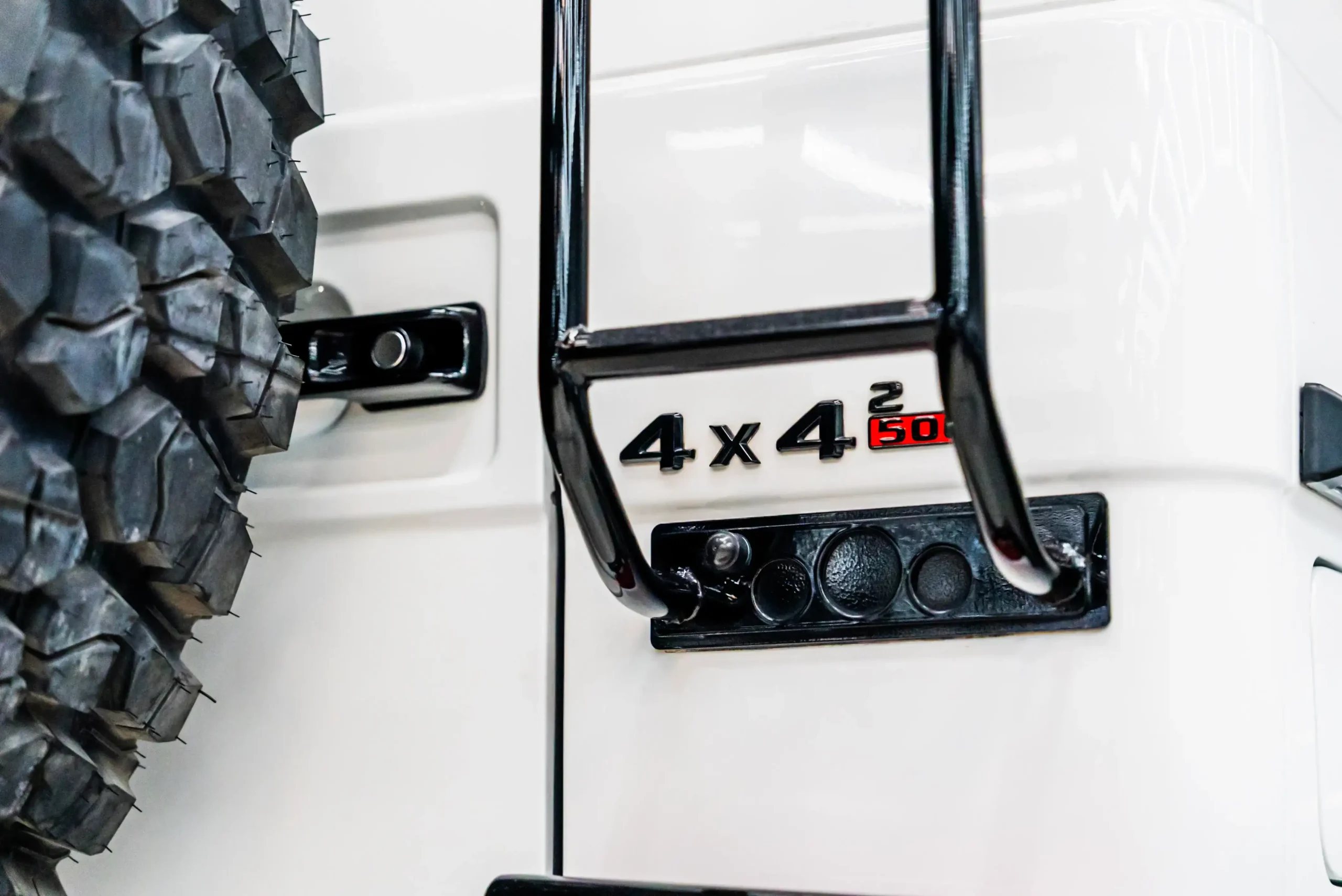 Mercedes-Benz-Brabus-back-view-4x4