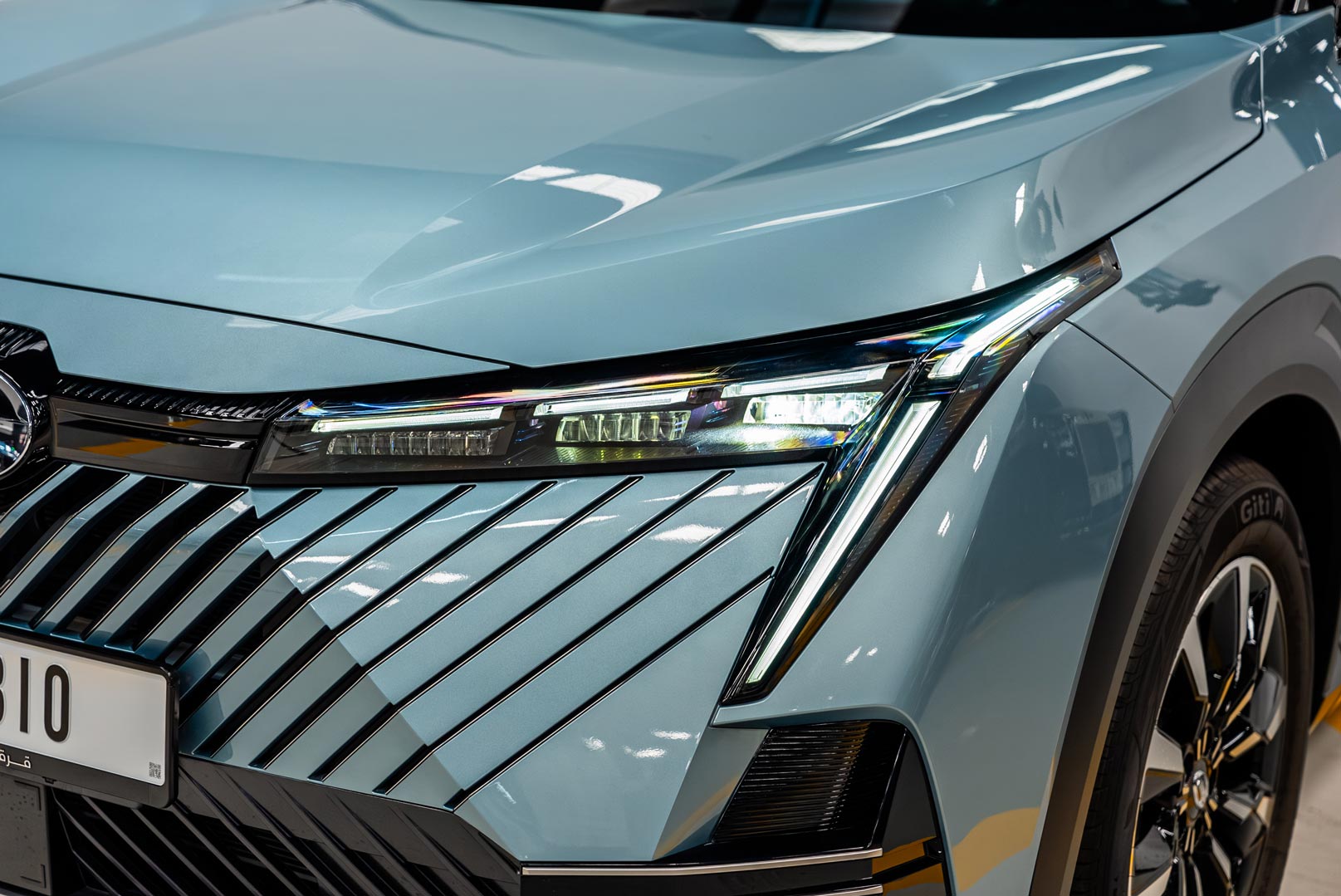 gac-emkoo-2025-green-headlight.jpg