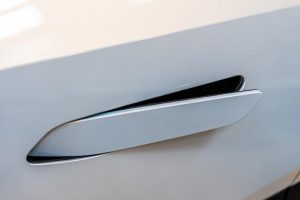 gac-emkoo-2025-silver-door-handle-closeup.jpg