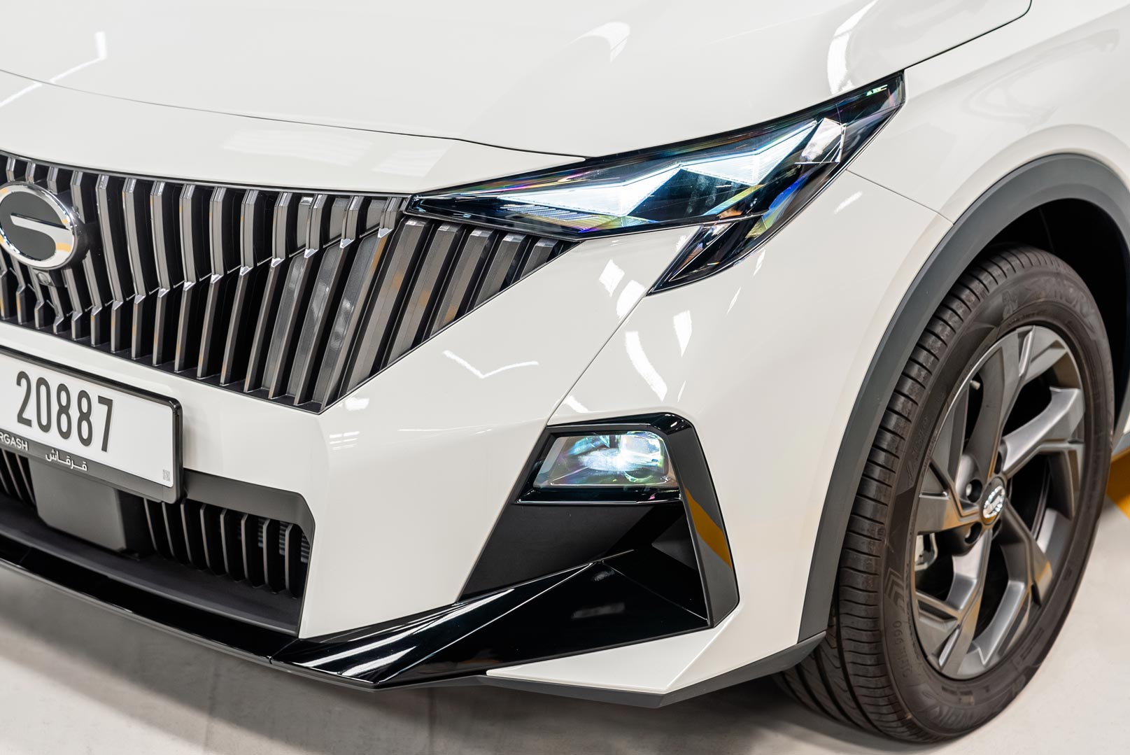 gac-gs3-emzoom-2025-white-headlight.jpg