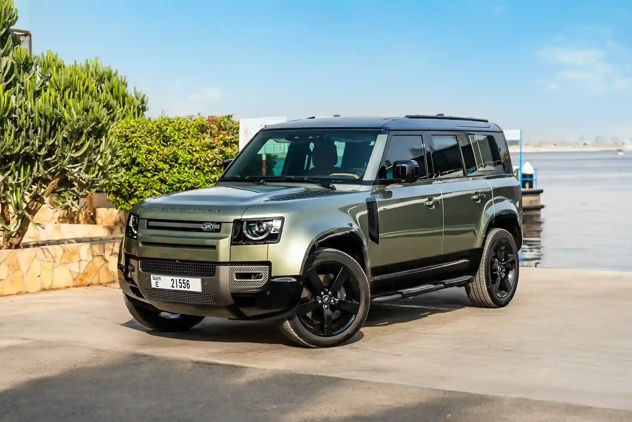 land rover defender 110 hse rent dubai front view