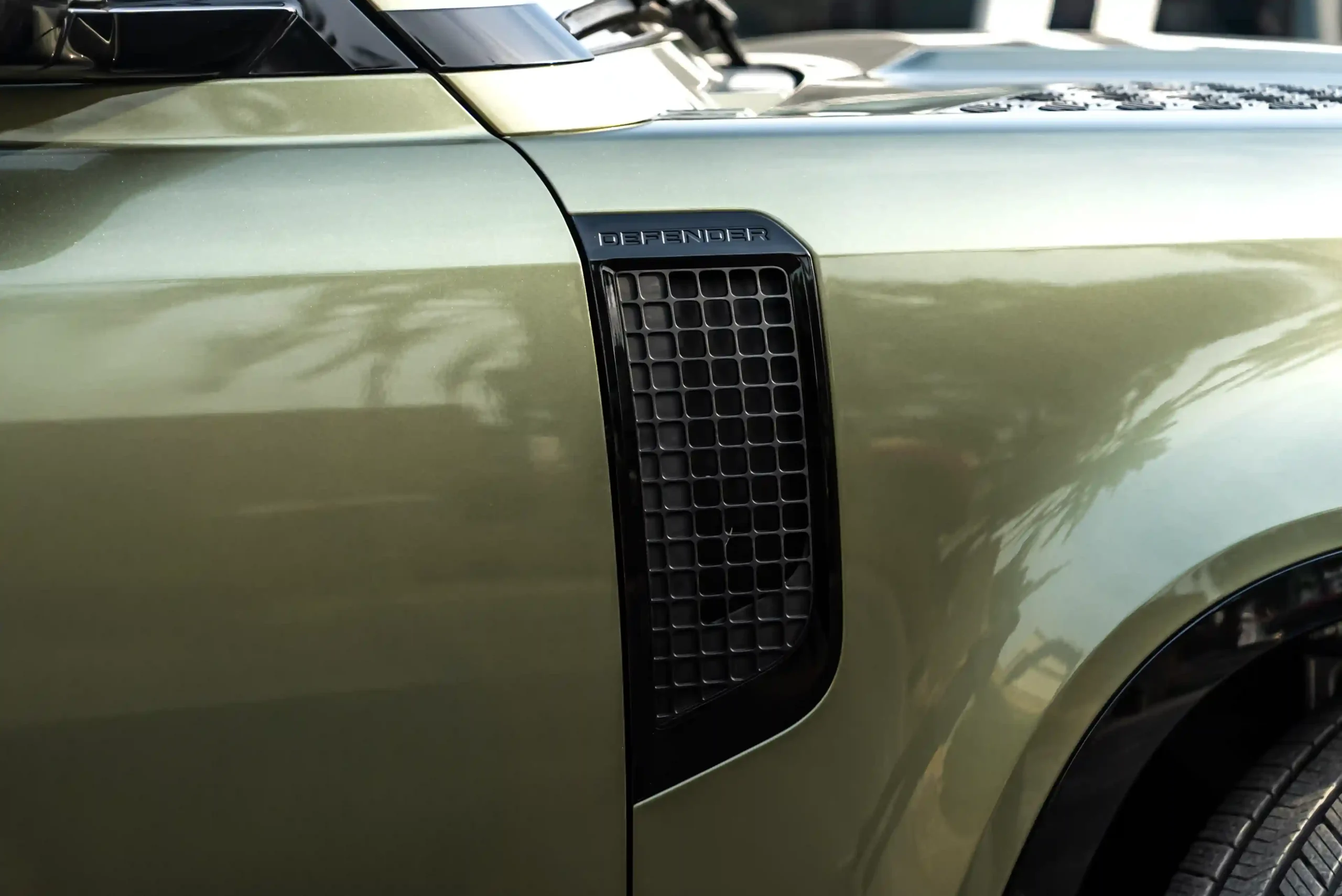landrover-defender-tail-light
