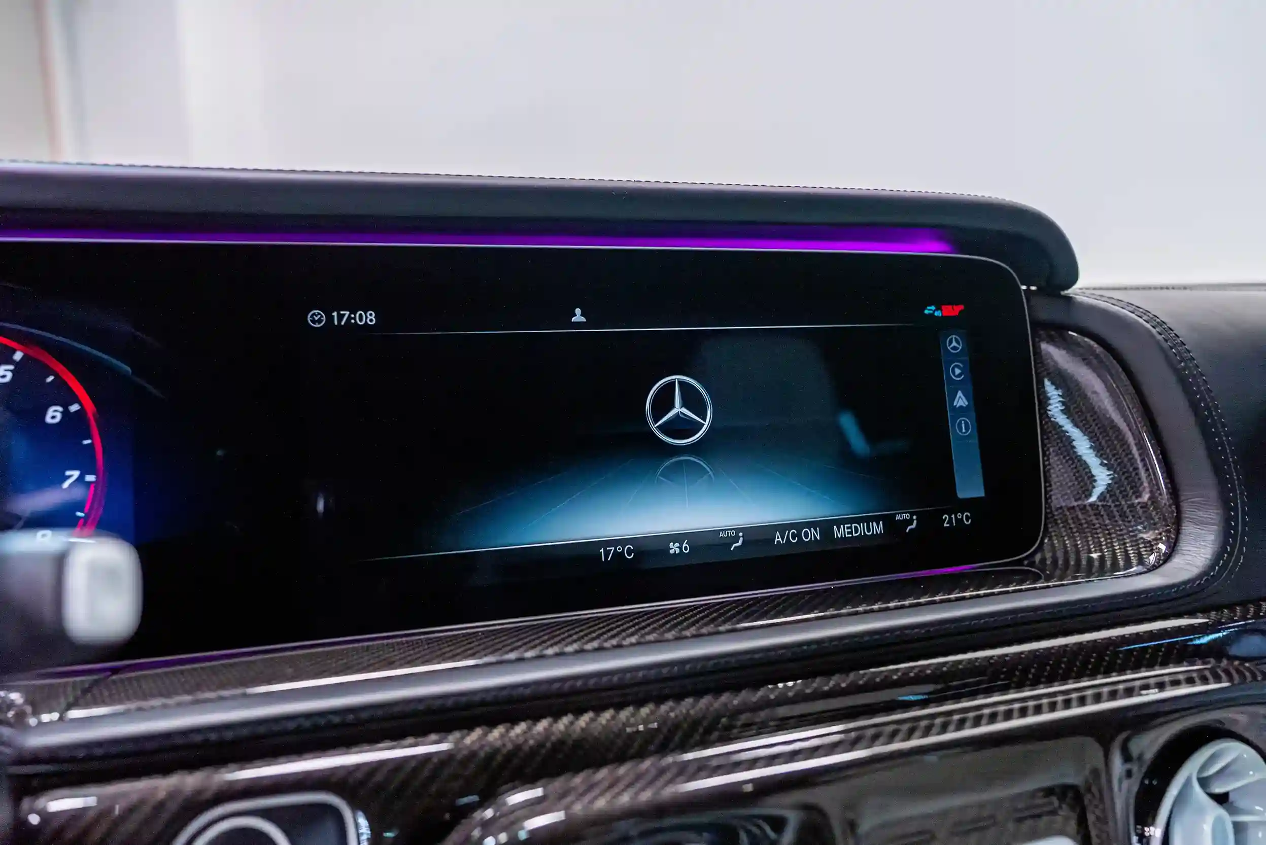 Mercedes-Brabus-blue-display