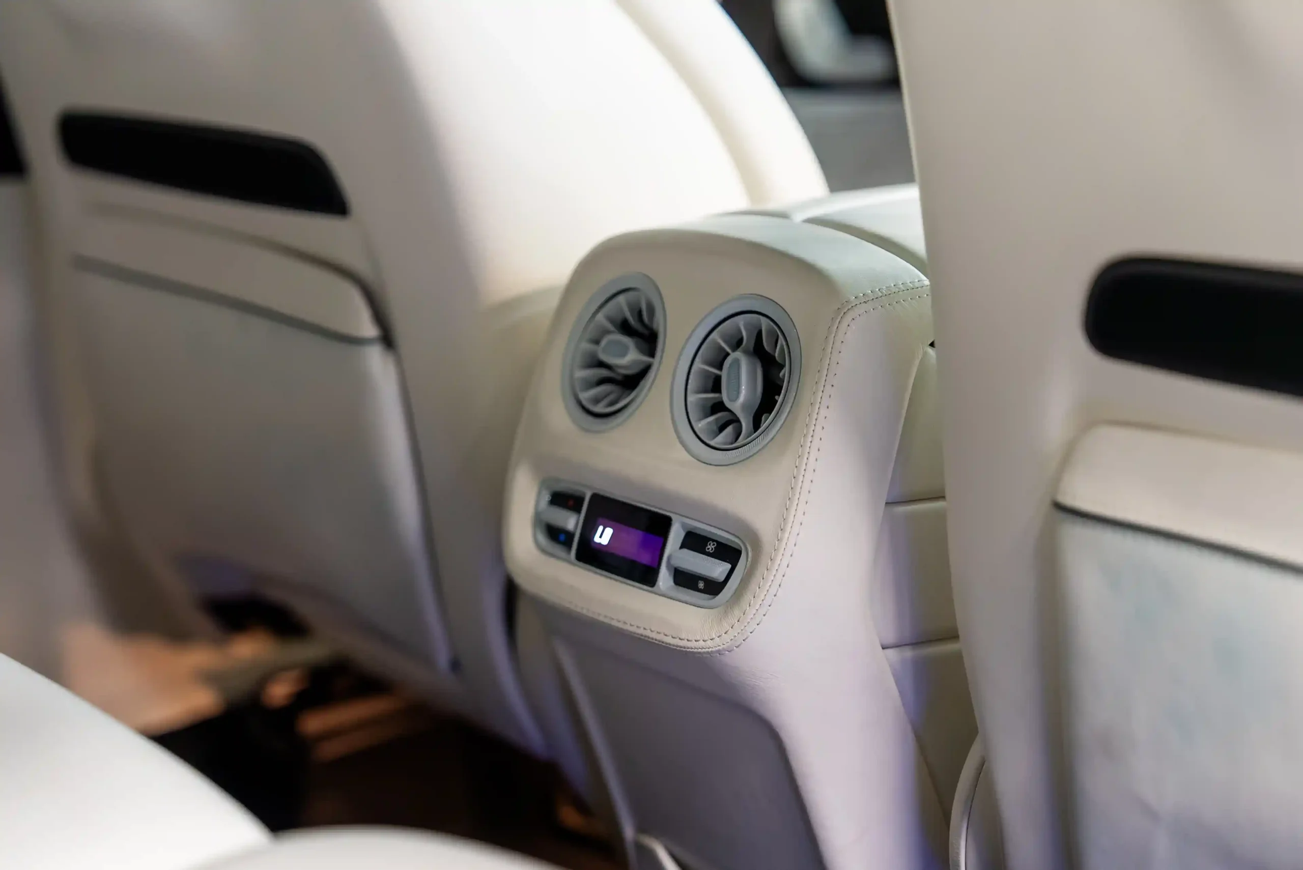 Mercedes-Brabus-blue-rear-ac-vents