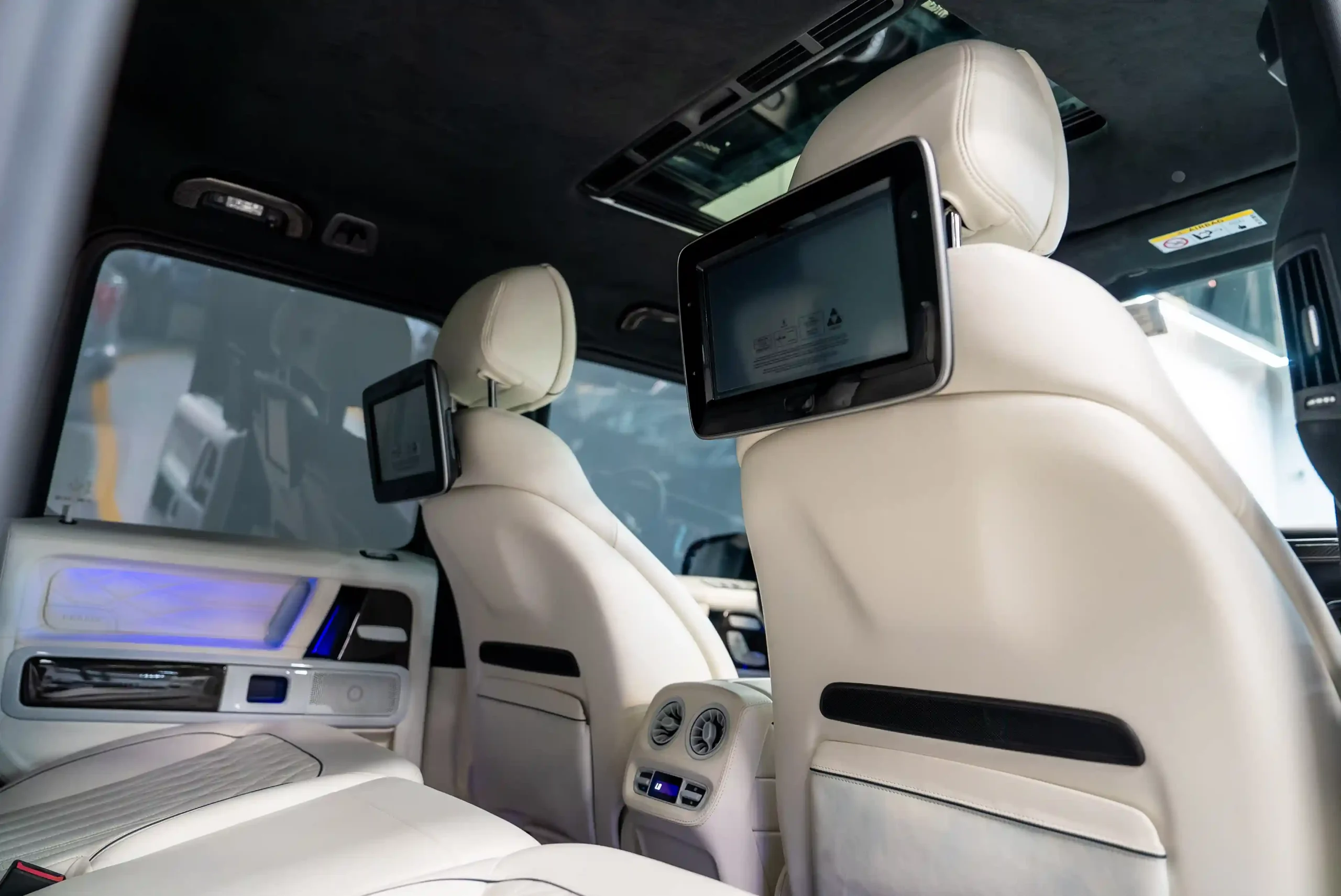 Mercedes-Brabus-blue-rear-display