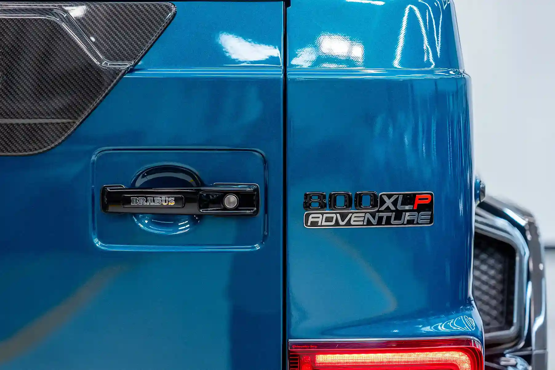 Mercedes-Brabus-blue-rear-door-handle