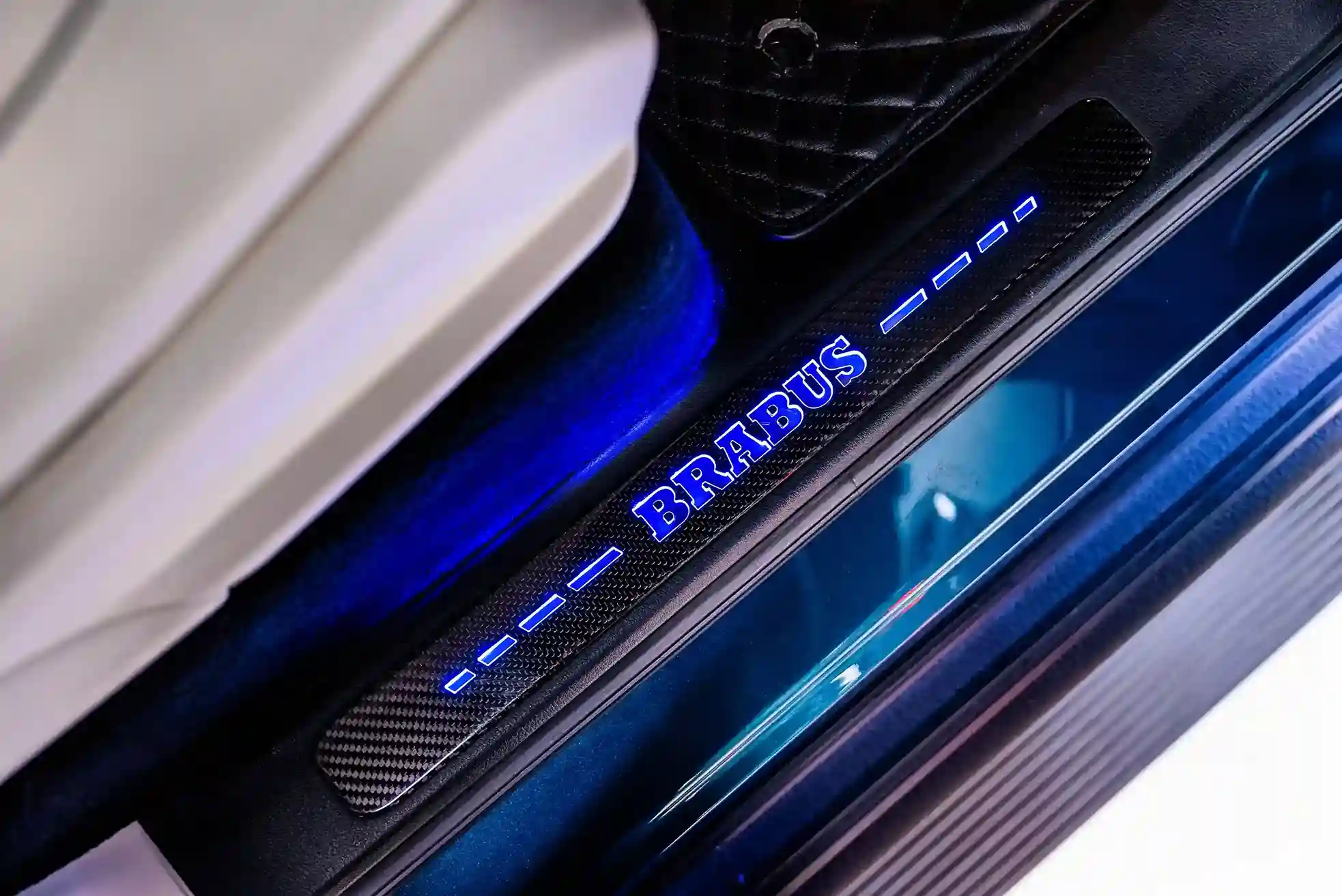 Mercedes-Brabus-blue-rear-side-badge