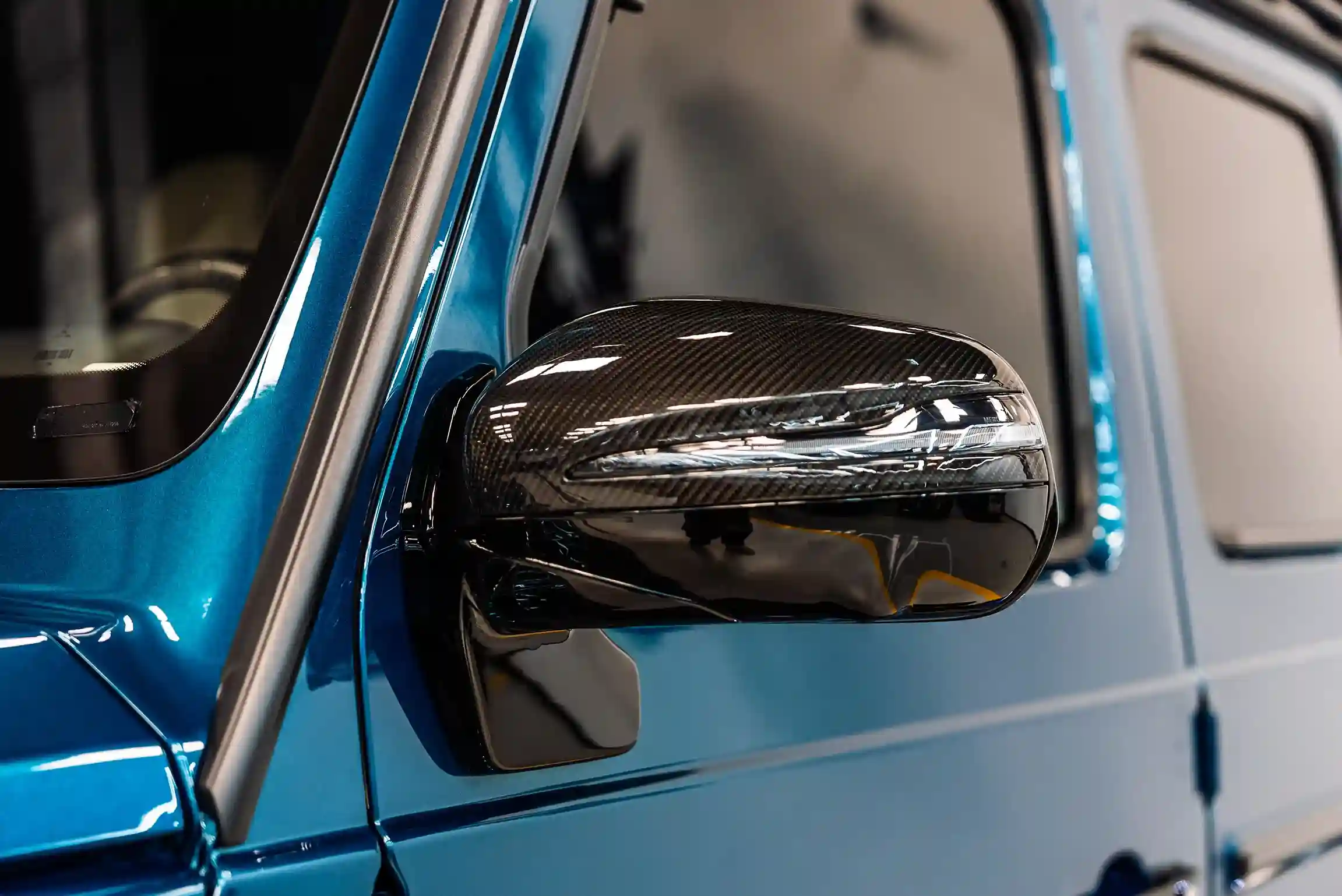 Mercedes-Brabus-blue-side-mirror
