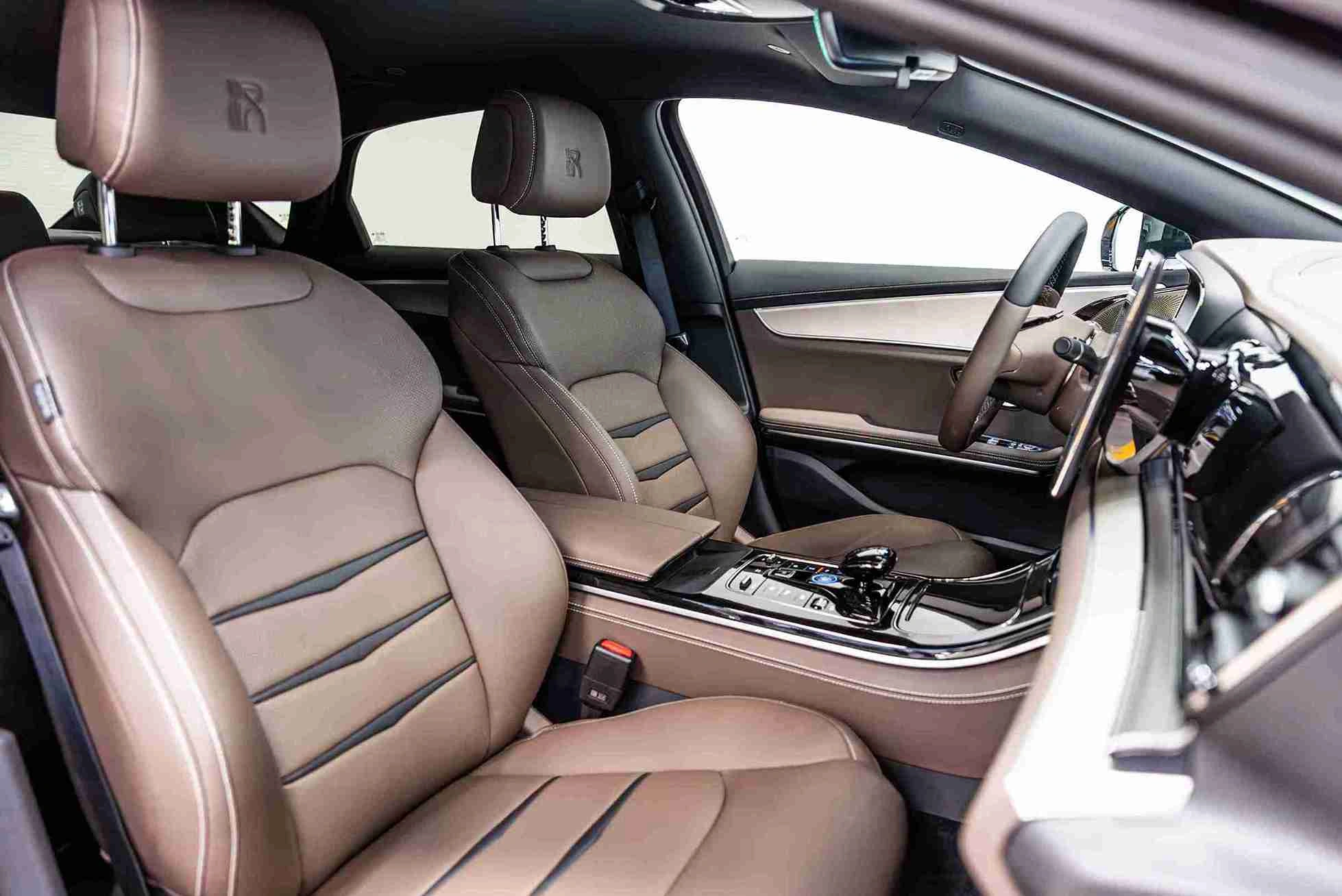 byd-black-front-seats