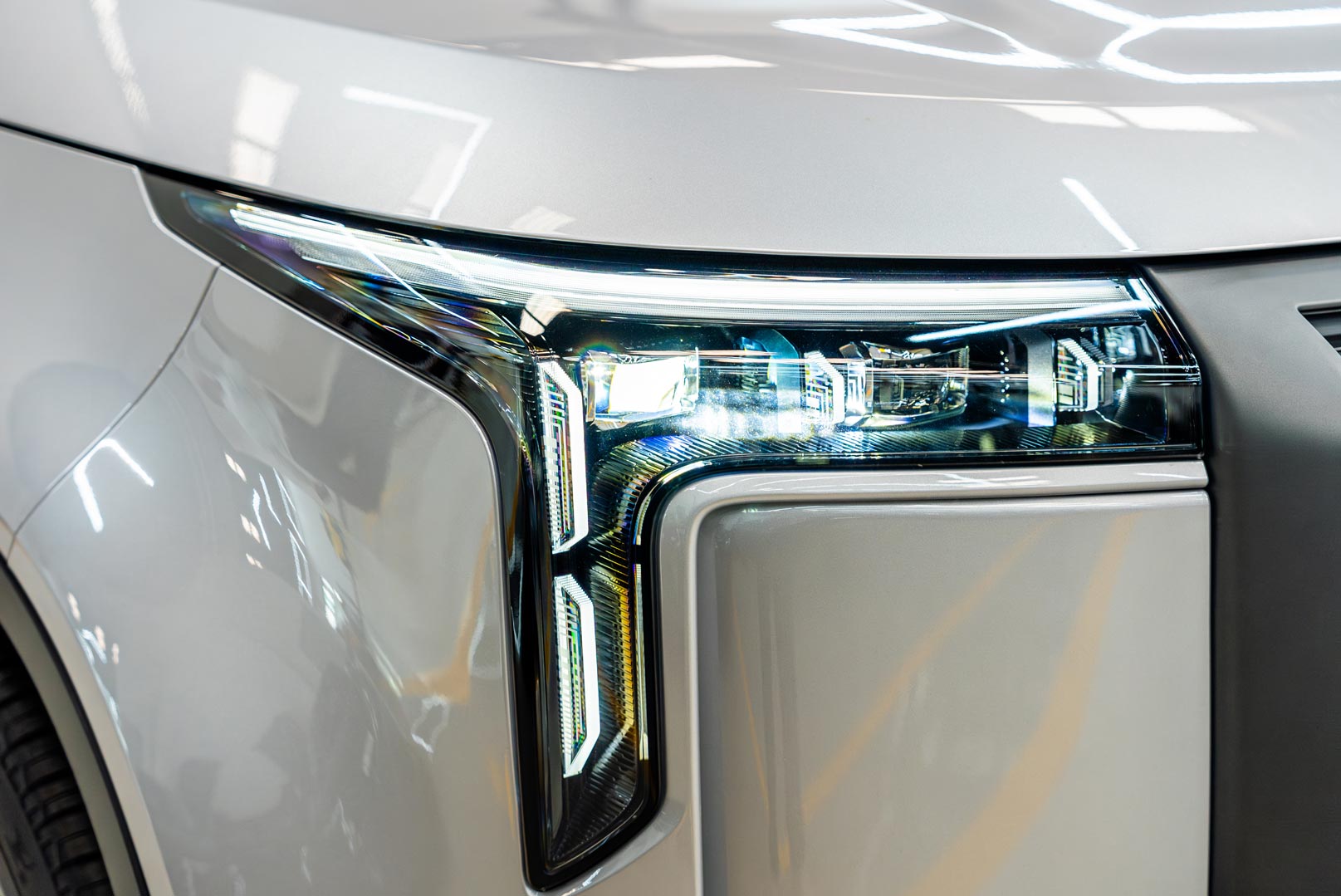rox-01-silver-headlight
