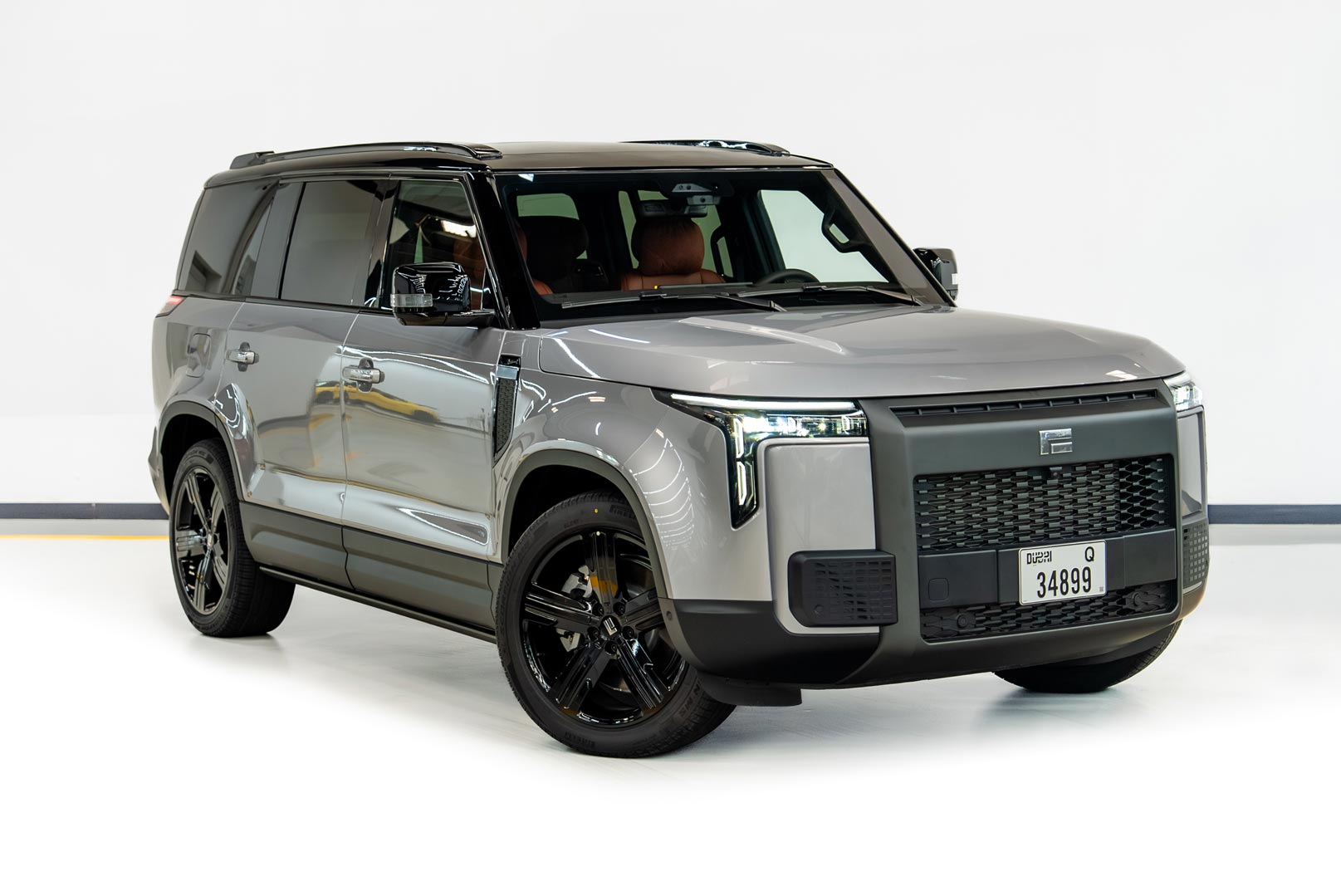 rox-01-silver-side-angle