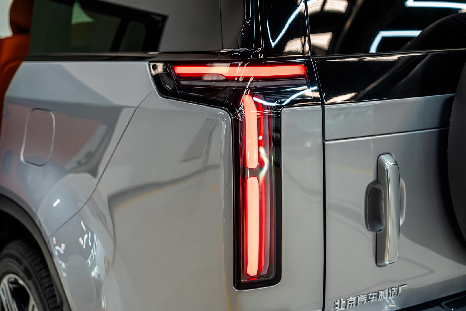 rox-01-silver-tail-light